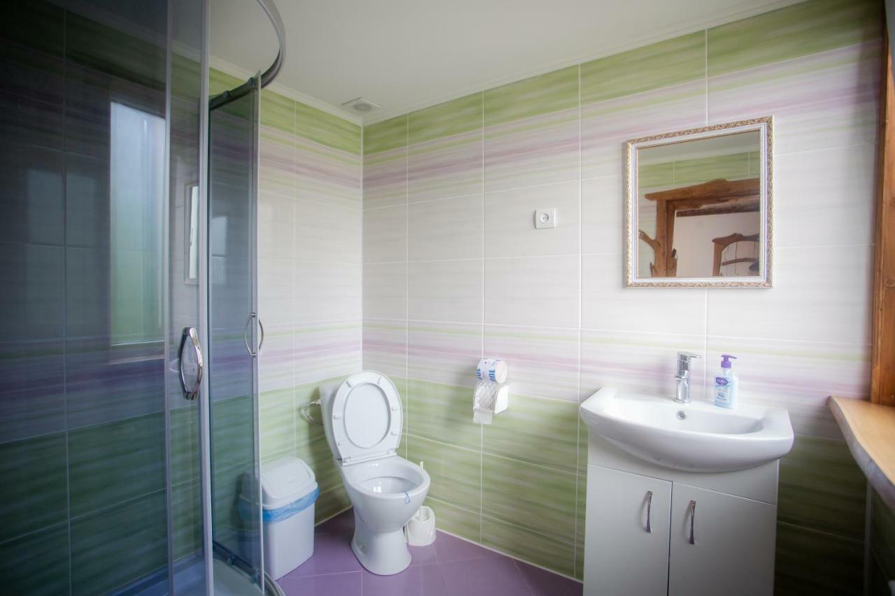 Сервус Guest Hotell Jaremtje Exteriör bild