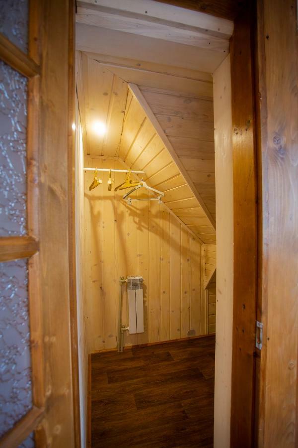 Сервус Guest Hotell Jaremtje Exteriör bild