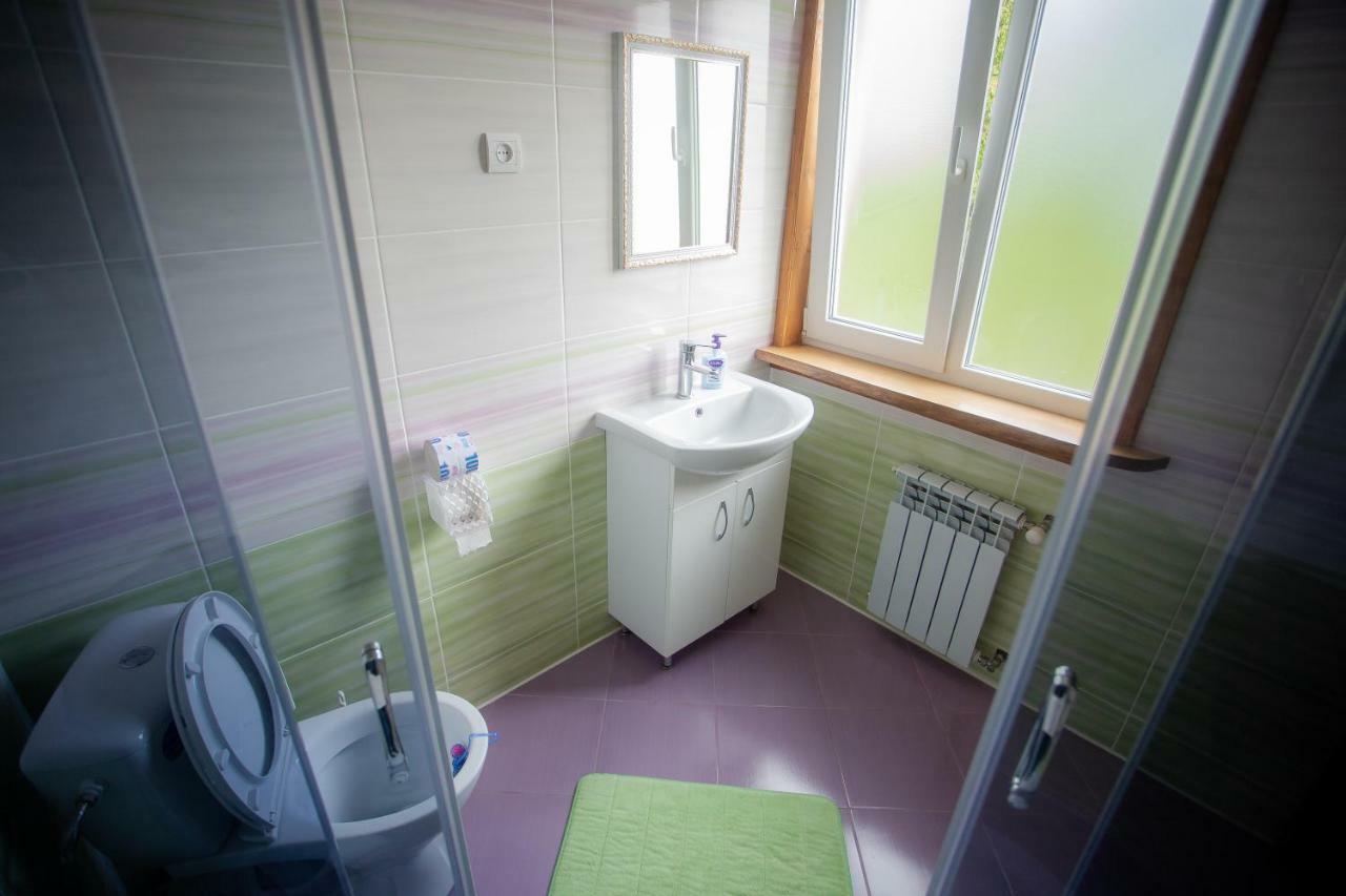 Сервус Guest Hotell Jaremtje Exteriör bild